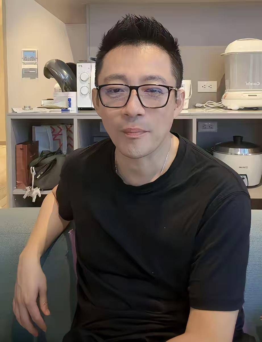 我最反感他的是明明是娶媳妇，他却非要把日子过成上门女婿。我十分希望他的三个娃将来