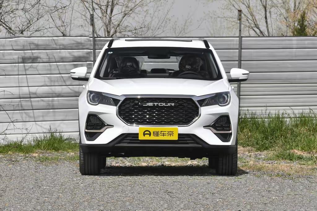 捷途X70有七座吗
捷途X70有七座版本，全系提供5座和2+3+2布局的7座可选