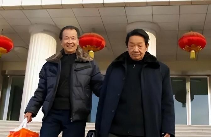 1986年，一个男干部因“强奸”女学员入狱7年，在狱中他拒不认罪，为了洗脱罪名他