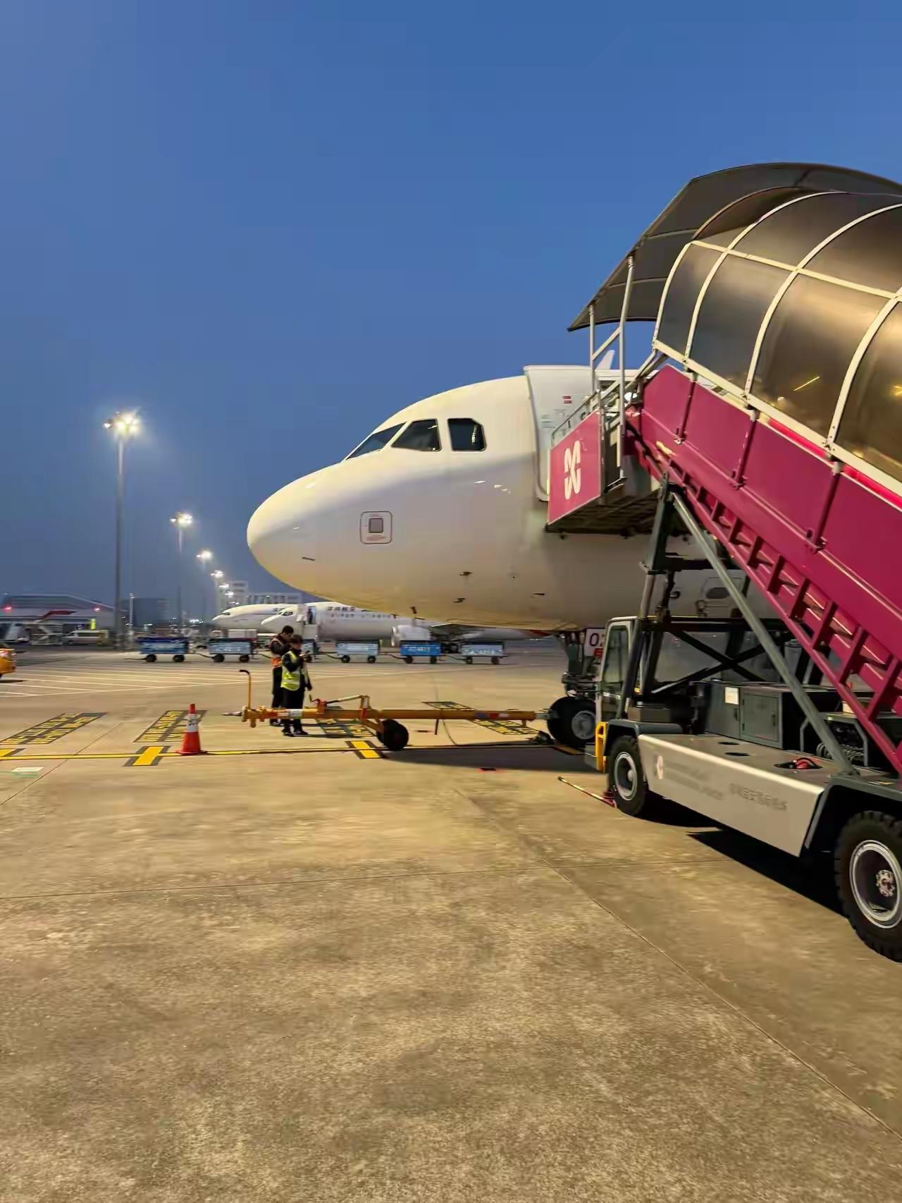 和菜市场遇到的二大爷真像[大笑][大笑][大笑]