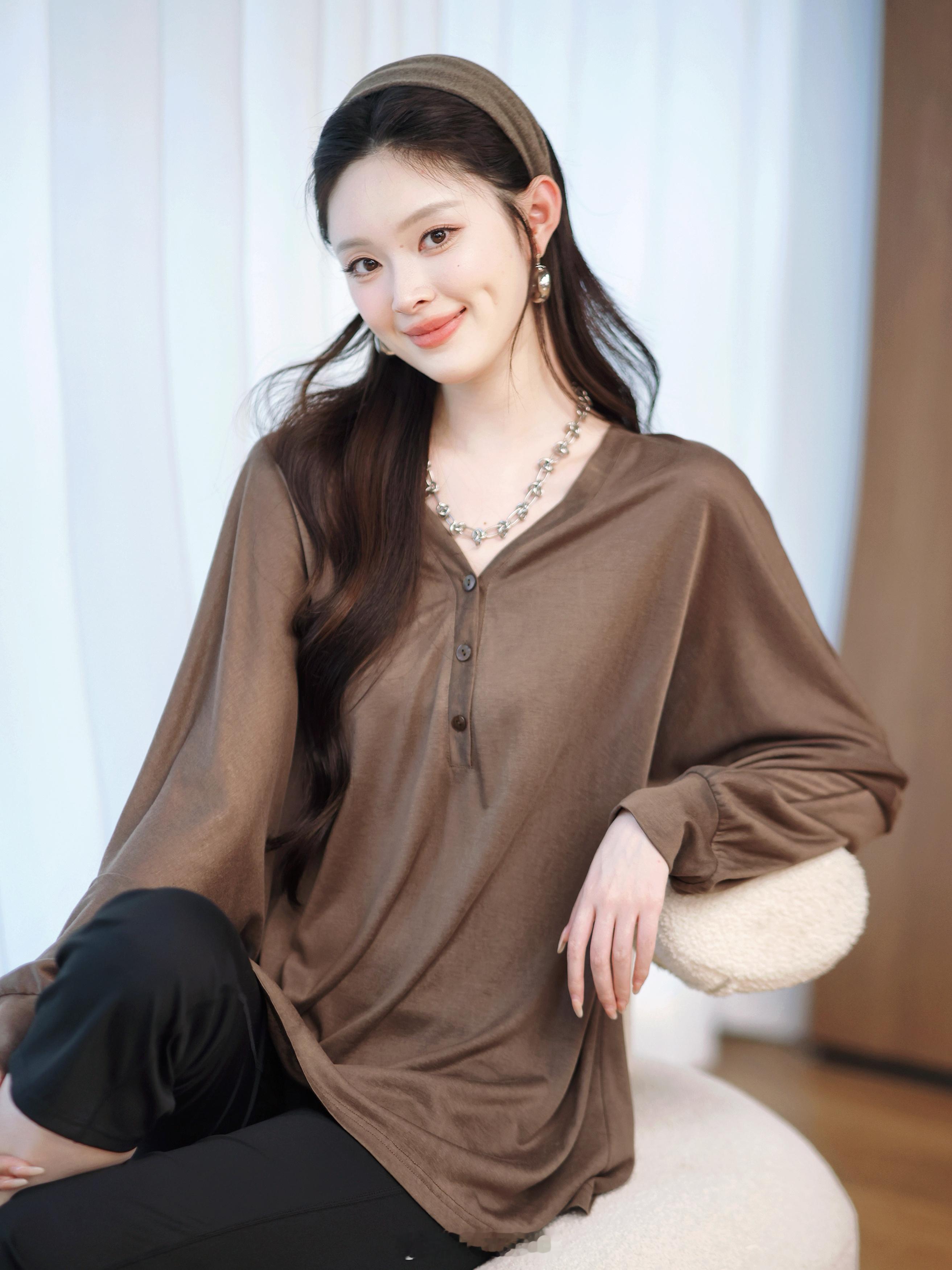 是舒服的模样谁能在拒绝一件大t恤我不能！！爱自在无束缚的穿衣方式 