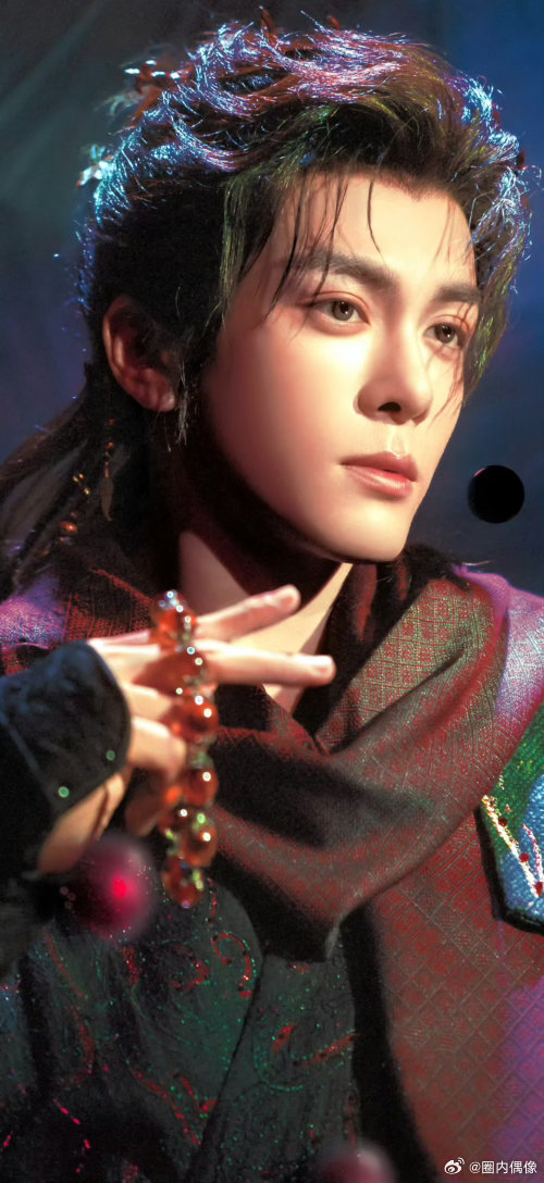 曾舜晞月鳞绮纪破万发了3万曾舜晞发了7w了大手笔又低调，破万就发3w，累计7w福