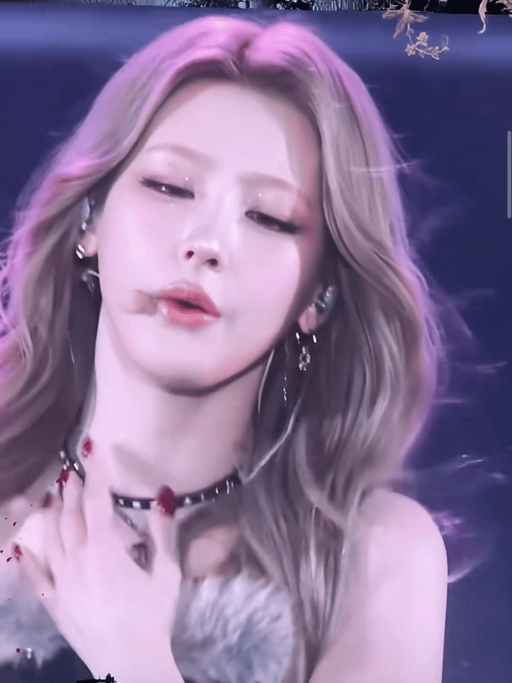 赵美延这张脸就是为大屏幕而生的吧，怼脸拍完全没有死角