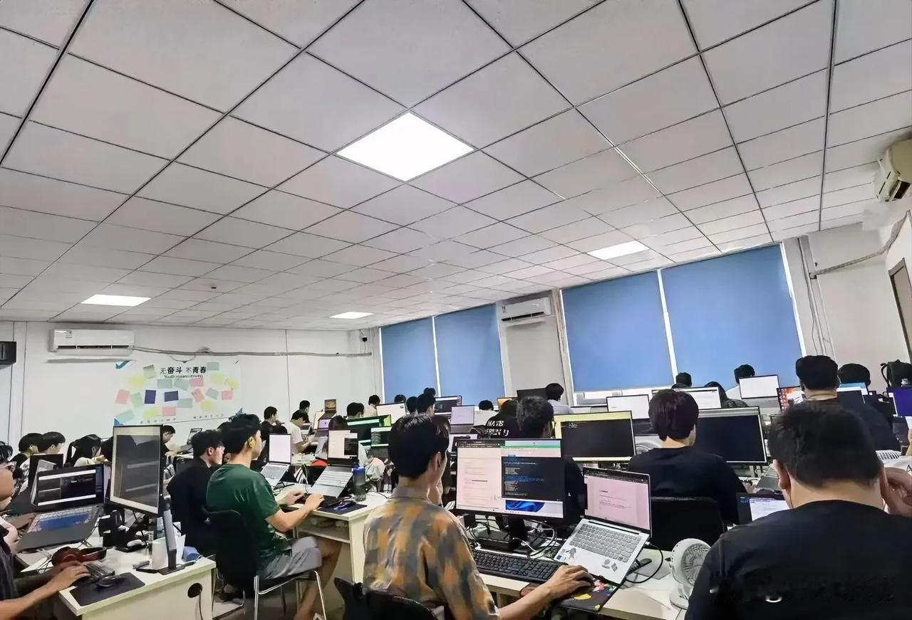 研发一产品经理要办德国的旅游签证，需要公司开具收入证明。要说这不是啥事，公司正常