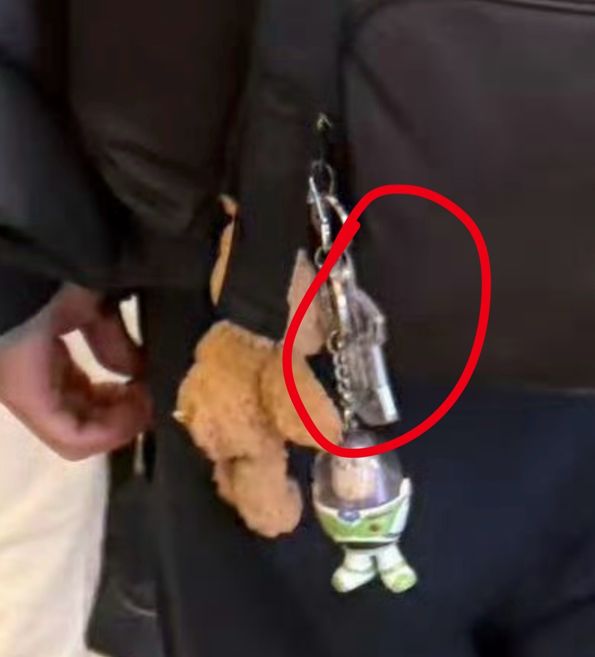 至今无人知晓这个片片是啥。 