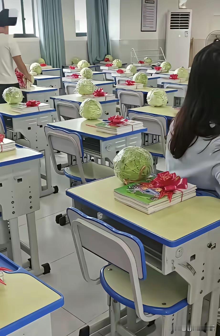 开学了，今年又整啥幺蛾子了？[泣不成声]