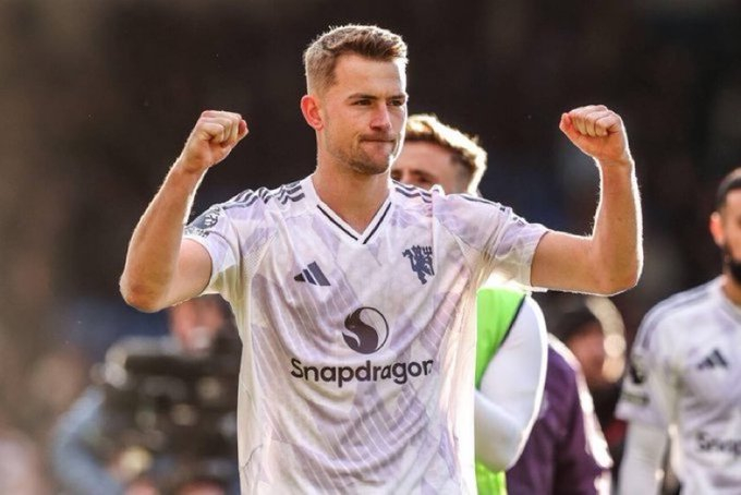 【这是从何谈起】邮报记者Nathan Salt谈及德利赫特他的背伤很严重，我认为