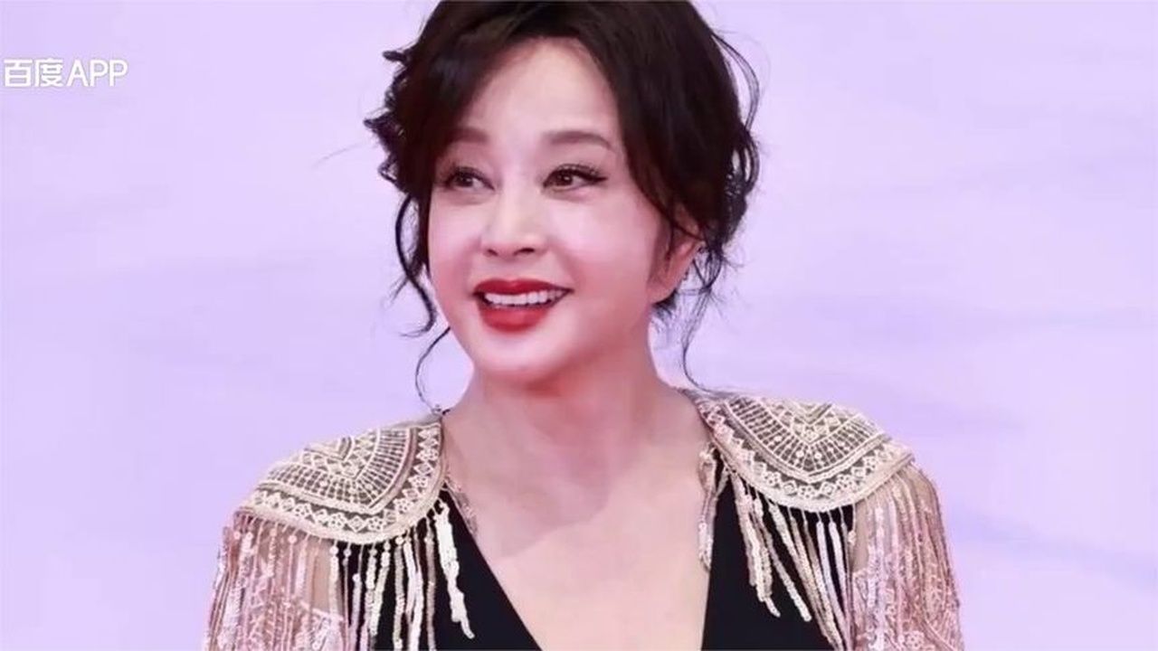 75岁有八个男朋友？凌晨在北京去世？刘晓庆私生活谣言有多离