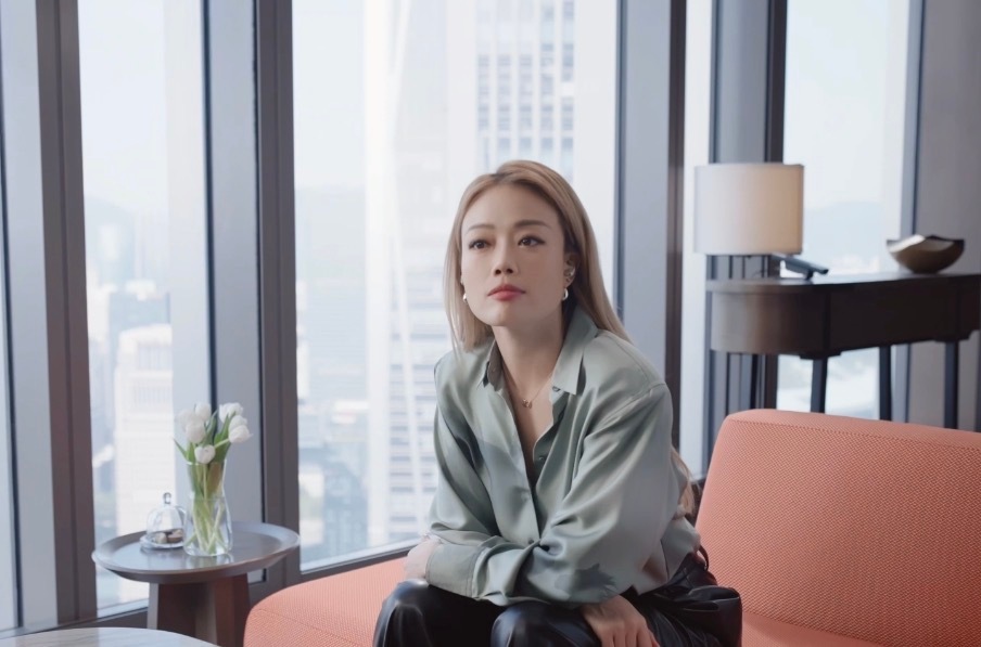 谁的青春里没有容祖儿啊 从容祖儿身上，我们看到了一种可贵的坚持。在更新换代迅速的