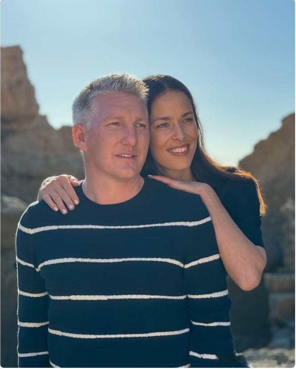 前世界第一重返法网，年近4旬仍明艳动人，身家8亿难阻老公出轨离婚 