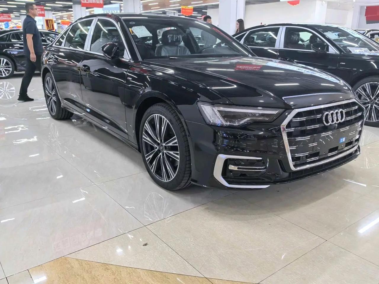 奥迪 2025款 A6L 2.0TFSI 40TFSI 豪华动感型(改款) 包牌