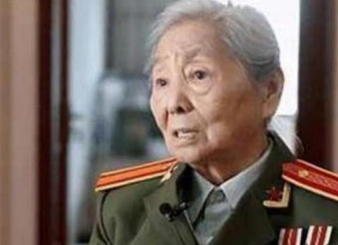 [浮云]“在朝鲜我当过您的俘虏！”1979年，中国一女游客到美国餐厅就餐，吃完完