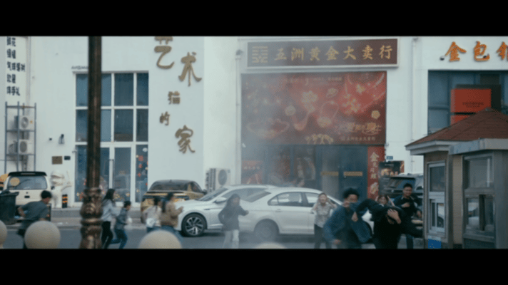 1集巧了2集通了3集全对上了 每一集都有新惊喜，巧合、查案、反转层层递进，线索一