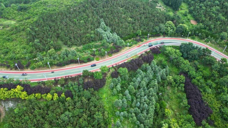 三个字形容你的家乡山、水、富。