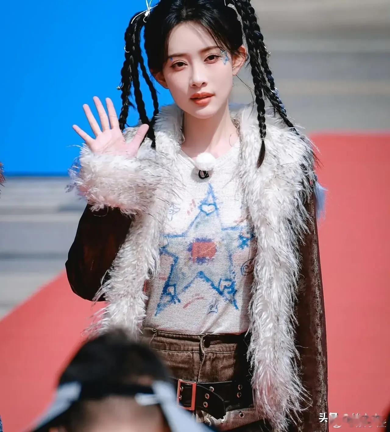 孟子义为什么不适合跑男啊，幽默漂亮爱运动，跟早期的baby直接素颜，单马尾，中期