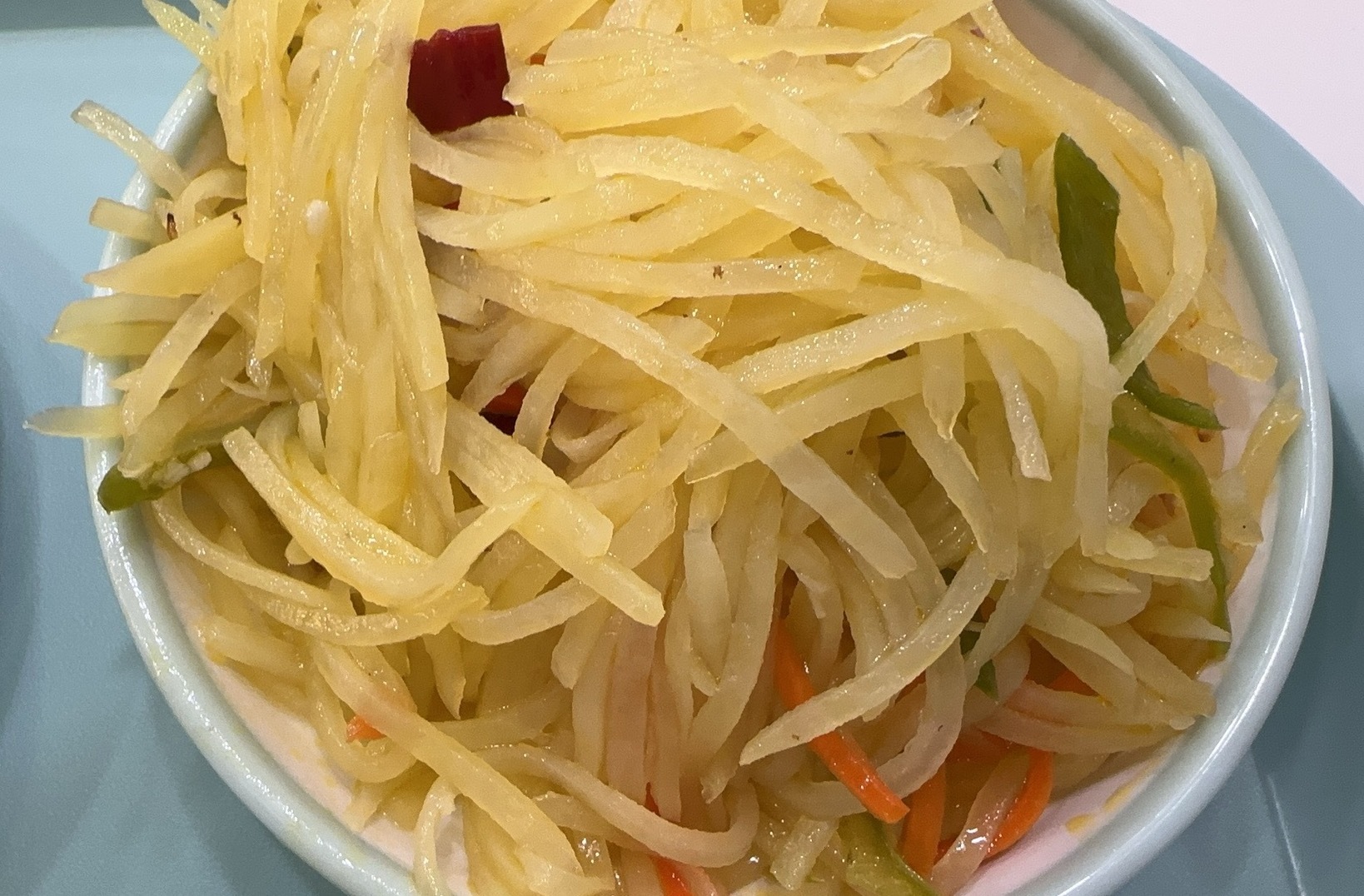 关键就2点：洗去淀粉（一定要泡水不然全是淀粉+焯水加醋，新手也能一次成功～教你超