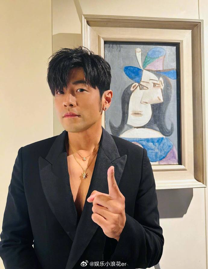 周杰伦也在零点蹲新歌 周杰伦0点蹲新歌：“我的仪式感是连衣服都还没换，然后在画作