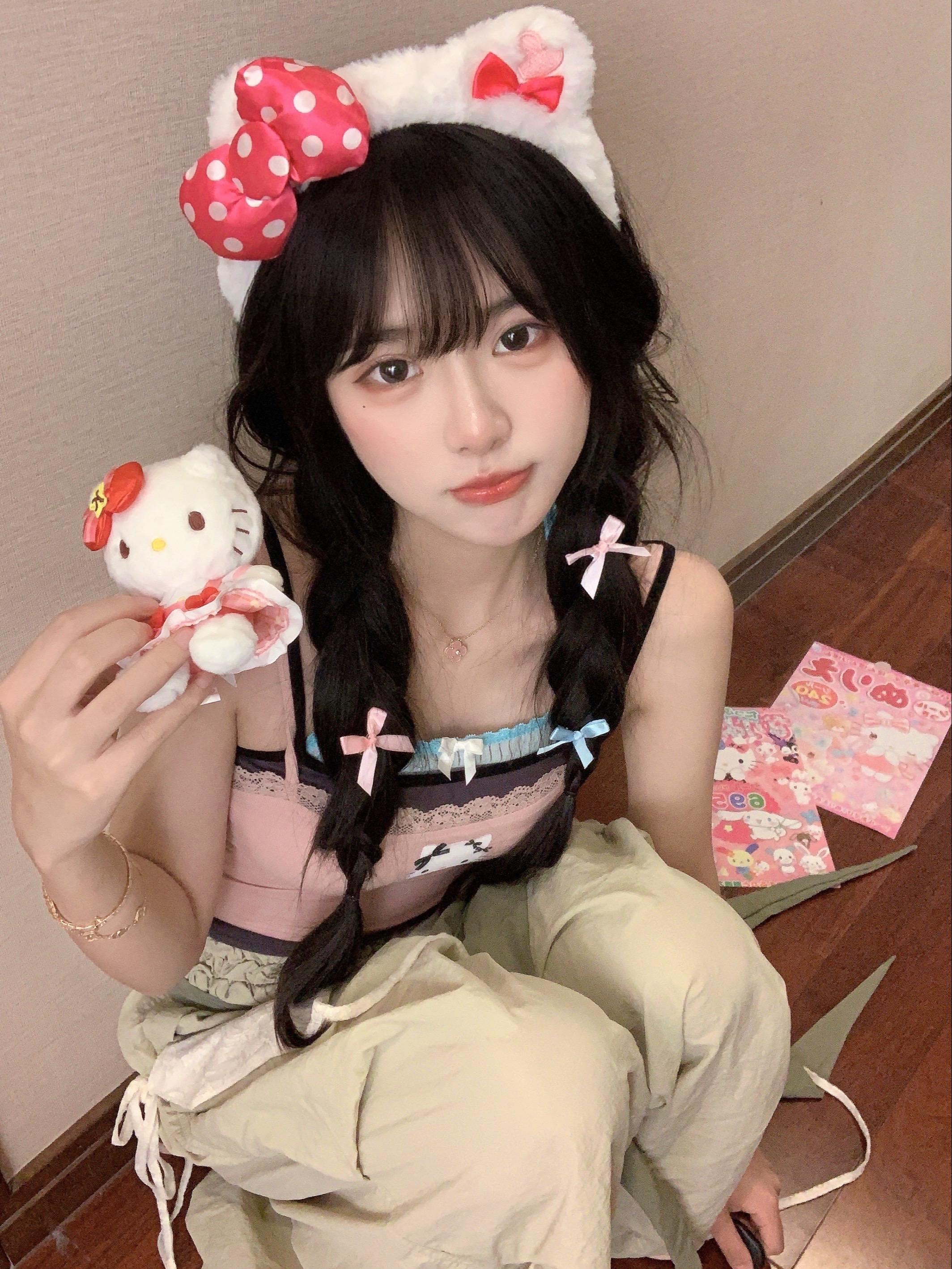 答对问题亲一下这就是我的奖励。≽^•༚•🎀≼