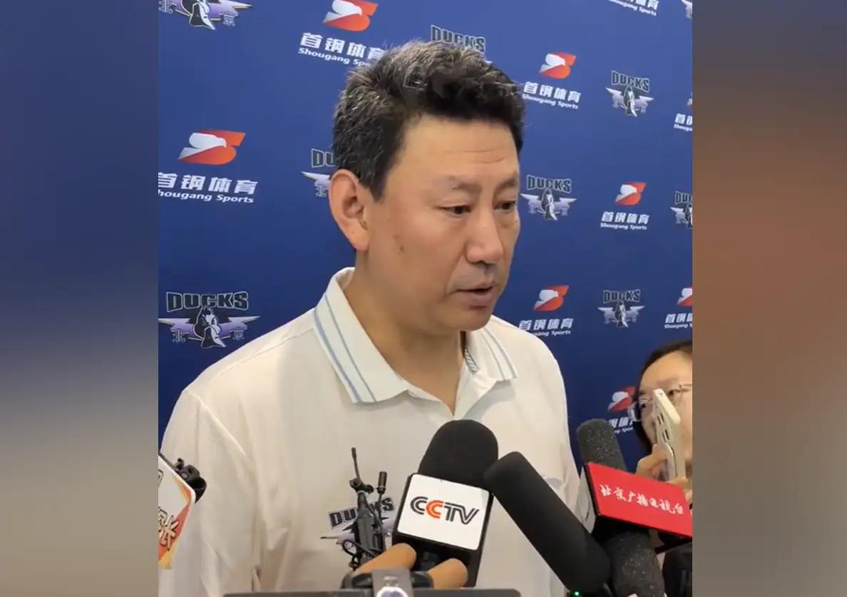 新赛季CBA联赛四强球队应该是：
北京北汽男篮、
浙江广厦男篮、
山西汾酒男篮、
