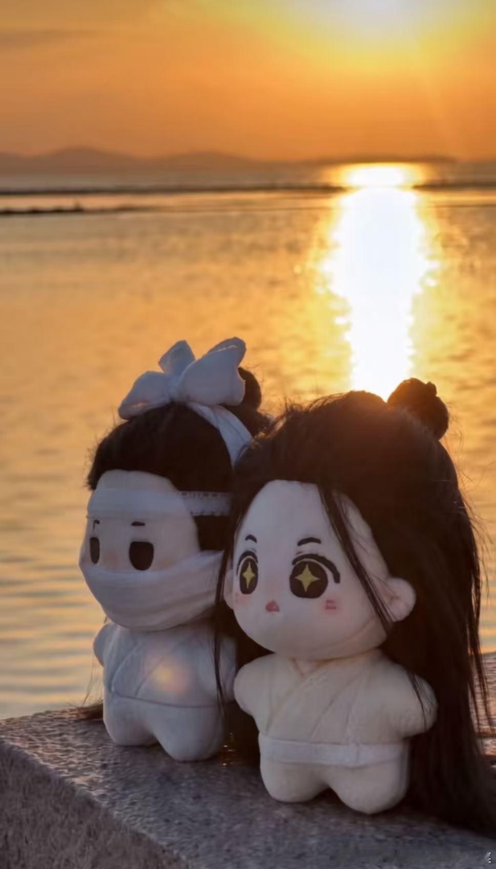 晚安  一天的努力与付出，都值得一个美好的夜晚来犒赏。晚安，愿你的梦里充满幸福与