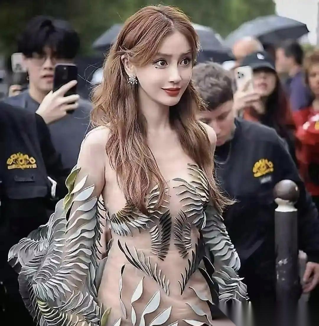 杨颖这辈子估计难进婚姻殿堂喽。可不是还惦记着黄晓明，也不是儿子成了牵绊，而是她这