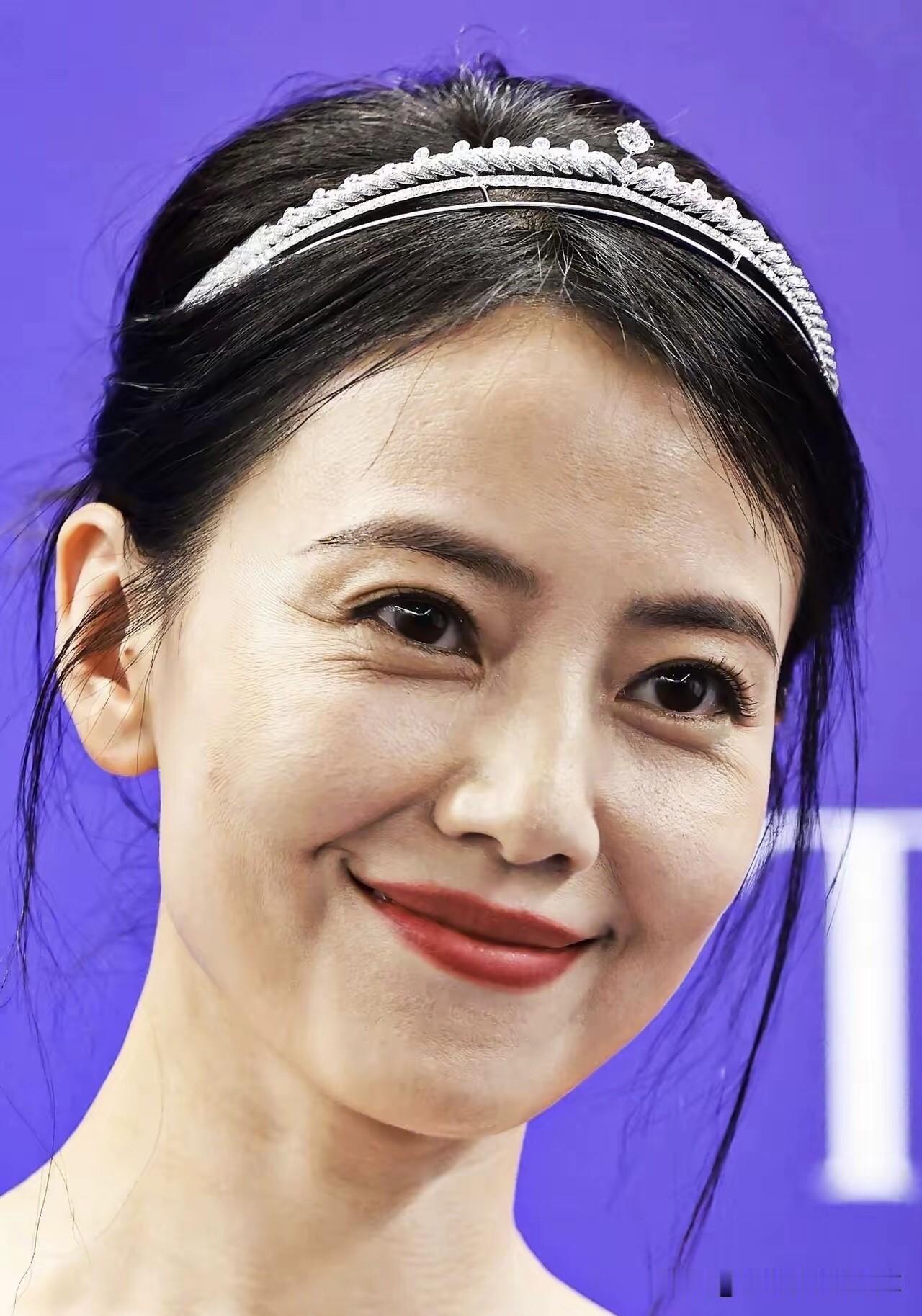 很喜欢高圆圆，她的演技真好，人也漂亮，演的什么角色都是游刃有余的，气质在线。好看