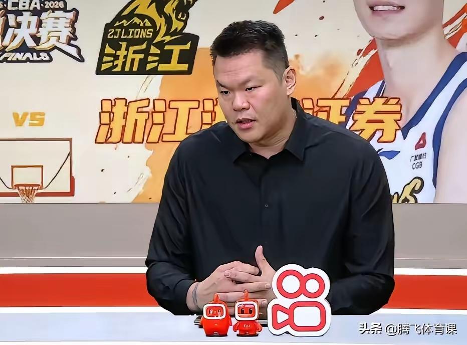 锋雨组合真的有矛盾吗？
我可不会拿他两在各自场合下的发言来定调。
A、杜锋是在被