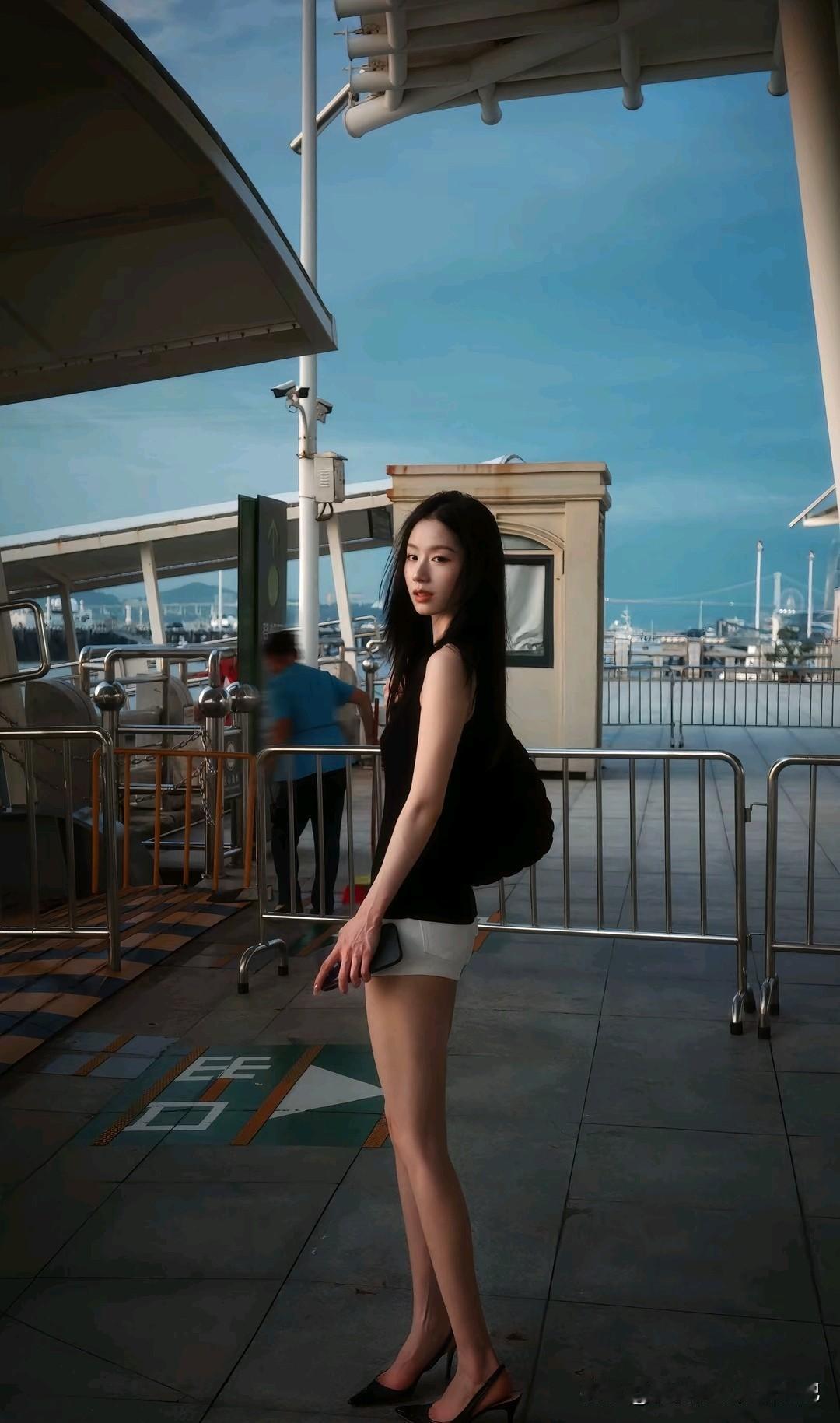 原来，独处从不是孤单的代名词，而是一场与自己的和解。在一个人的时光里，我们卸下所