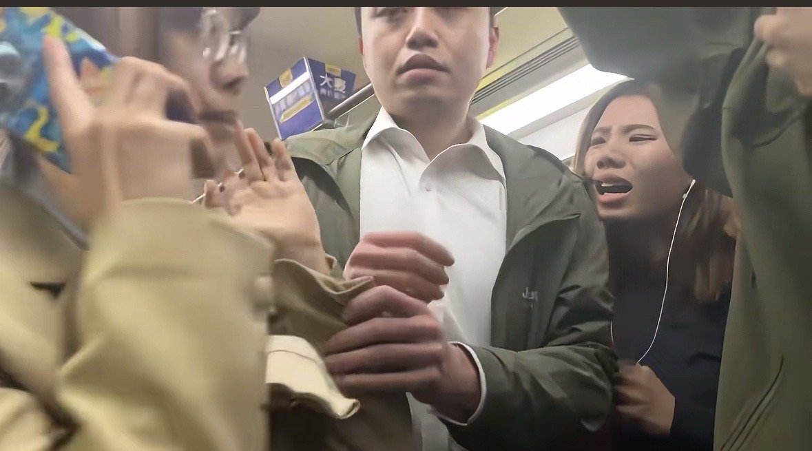 这男的离了大谱片看多了 ​​​