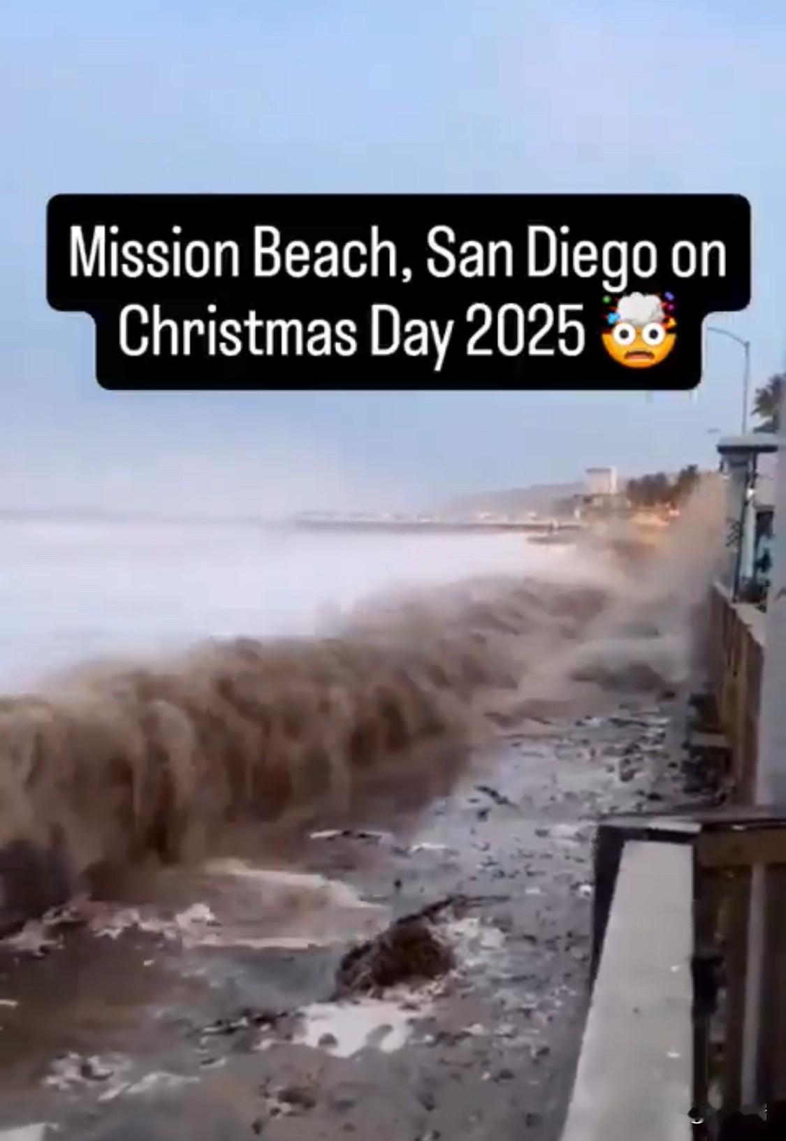 圣诞节当天，一场强烈风暴席卷加州，为旧金山湾区带来了暴雨和破坏性大风。影片显示，