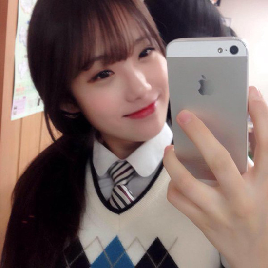 学生时期的👧🏻们～李LUDA、Seeun尹势银、吴承姬、金多贤、minji金