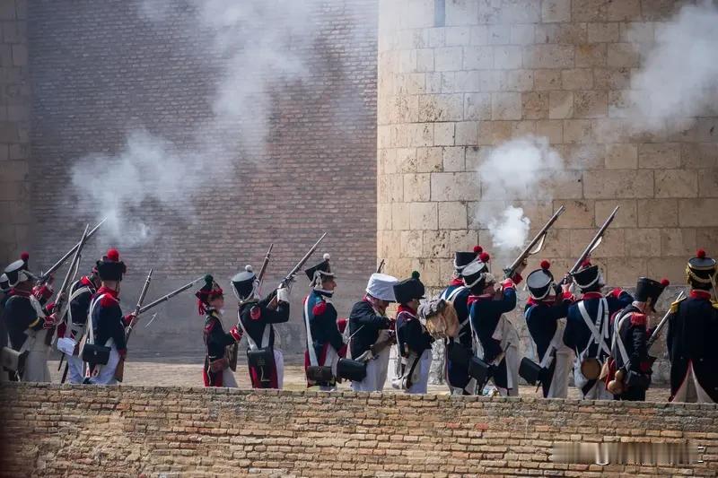 世界什么时候才会没有战争？这真的是个让人头疼的问题。从历史来看，战争就像个甩不掉