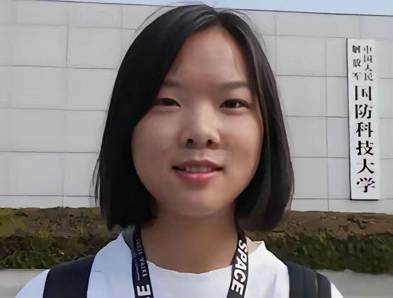 693分拒北大十万奖学金，她只为一身迷彩奔赴家国云南女孩李盈的故事，真的看完瞬间