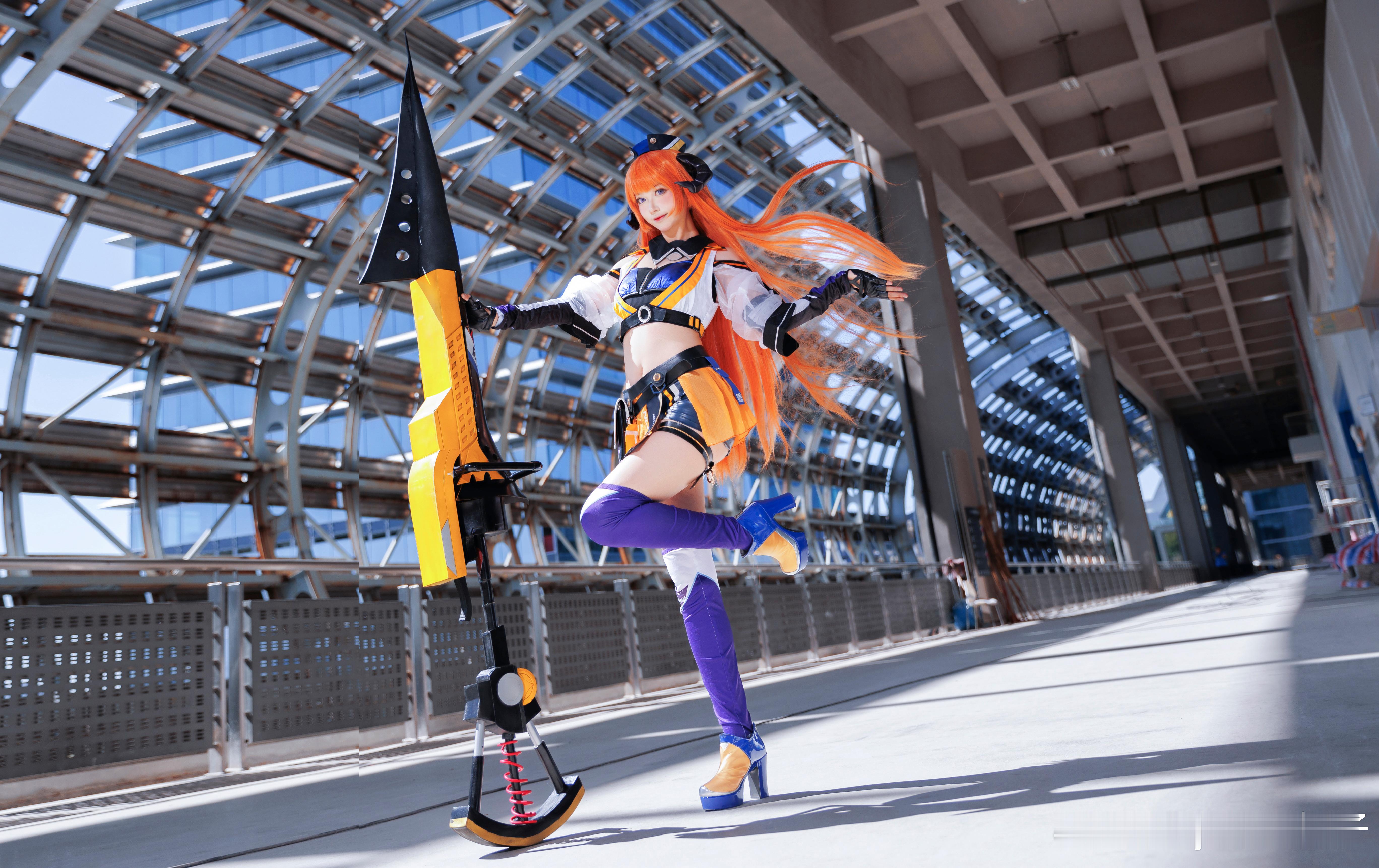 cosplay明日方舟风笛 皇后一号cos 赛车皮出镜：摄影：揪 十套 18全图