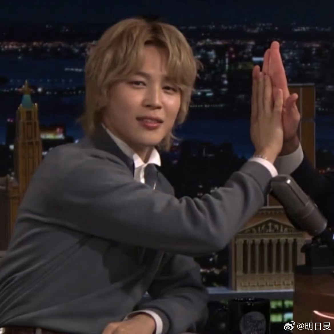 朴智旻本来心情是🌧，看见旻儿心情是☀️ 