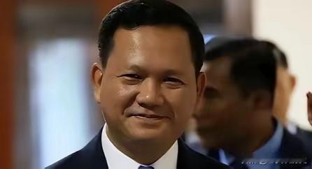 果不其然。
柬埔寨首相洪玛奈宣布了。
洪玛奈对外抛出一揽子对美合作信号：从经贸到
