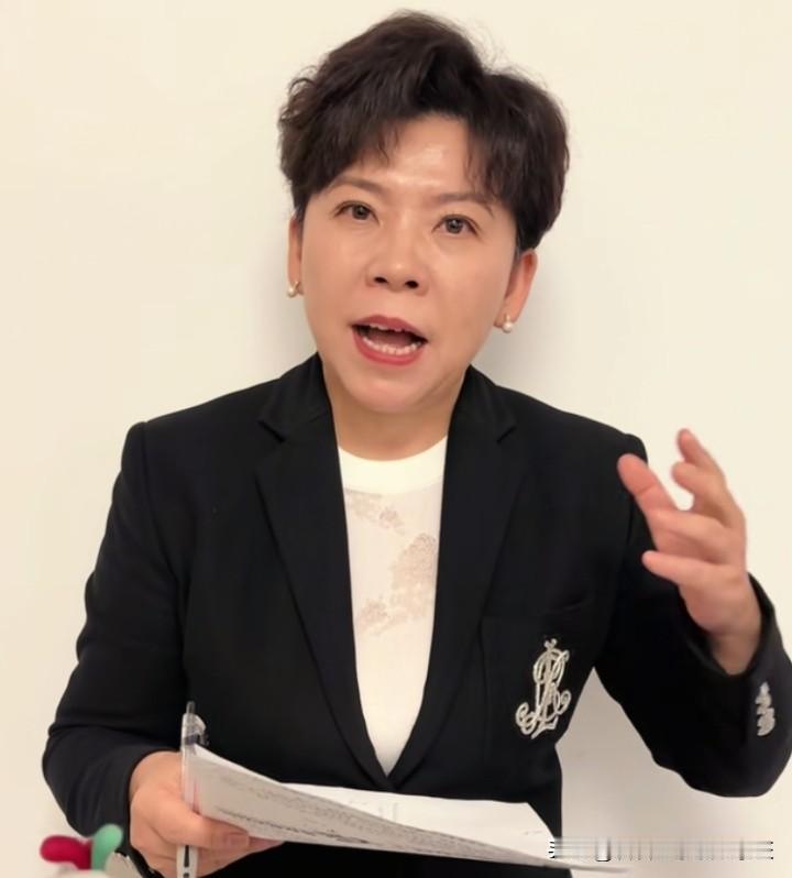 邓亚萍说：这是教科书级的比赛。
在全运会女单决赛后，邓亚萍面对媒体给莎莎和曼昱这