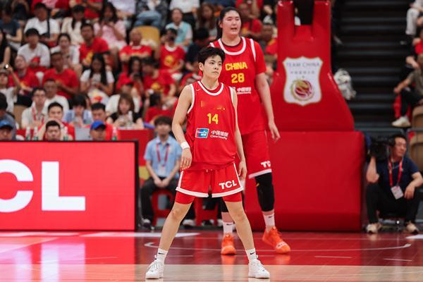 杨舒予[超话]中国女篮vs日本女篮中国女篮热身赛三连胜张子宇18分 杨舒予、张子