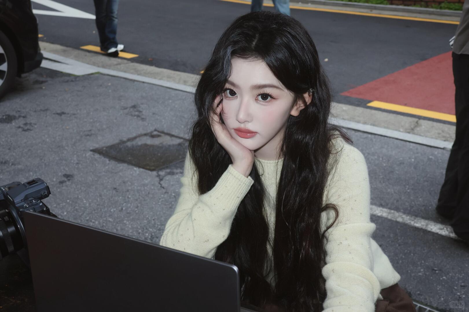 孔雪儿手机壁纸是cortis 谁磕到了！接机偶遇孔雪儿手机壁纸是 cortis，