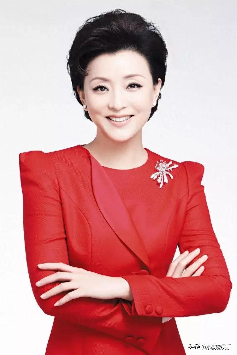 从央视一姐到百亿总裁，杨澜的两段婚姻藏着多少秘密？
 
杨澜在直播间罕见聊起两段