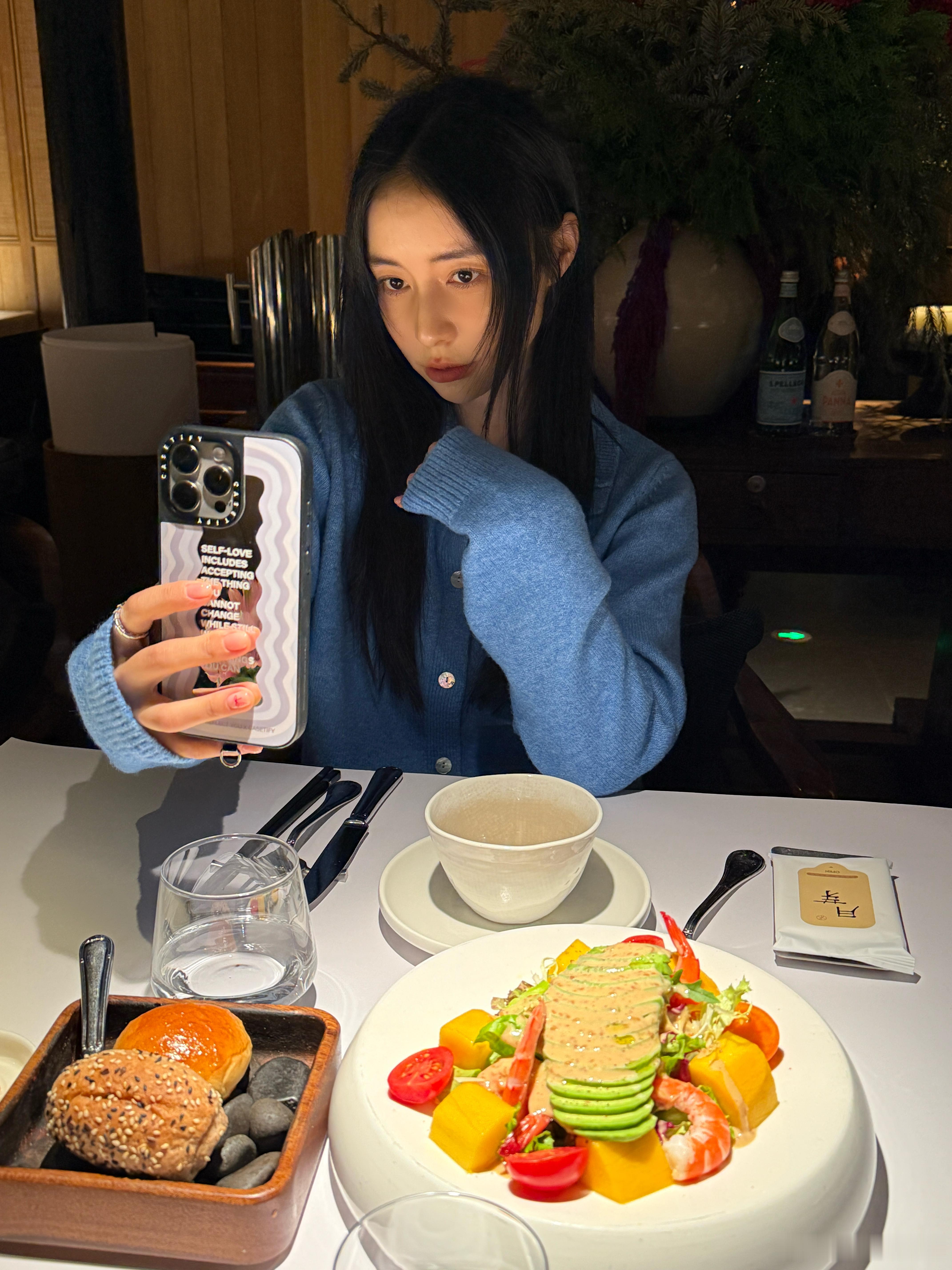 无论生活有多辛苦我都保持了……………食欲 
