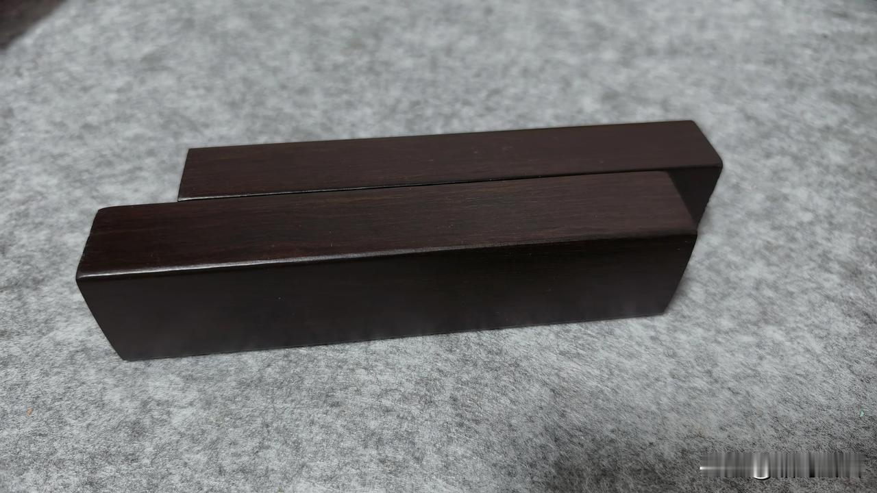 人生总有遗憾。不开心的，我们主宰不了，开心的，我们可以主宰一部分。

张爱玲人生