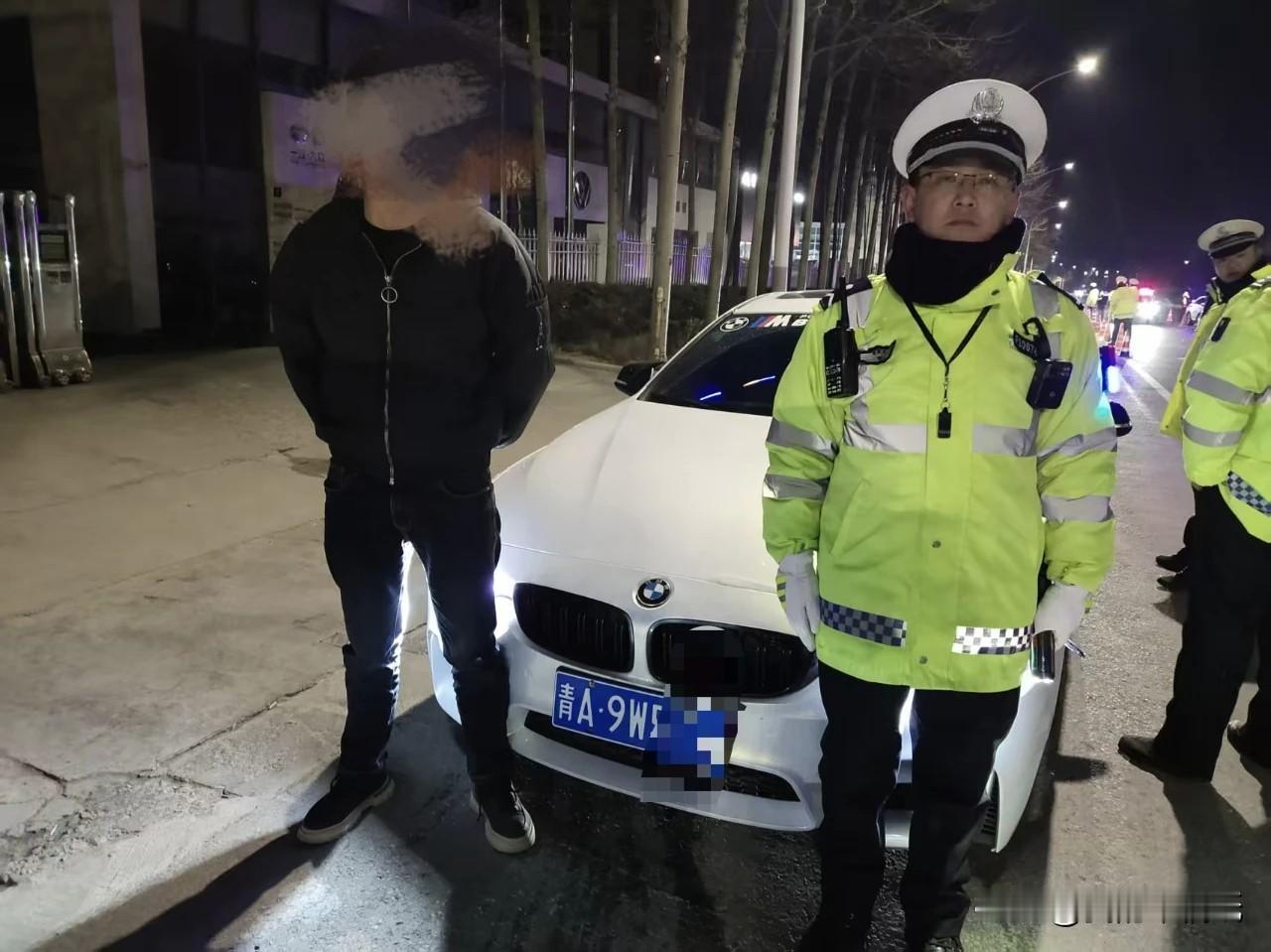 西宁这哥们竟敢理直气壮的拿假证给交警，这胆也太肥了吧？

前几天晚上，南川园区交