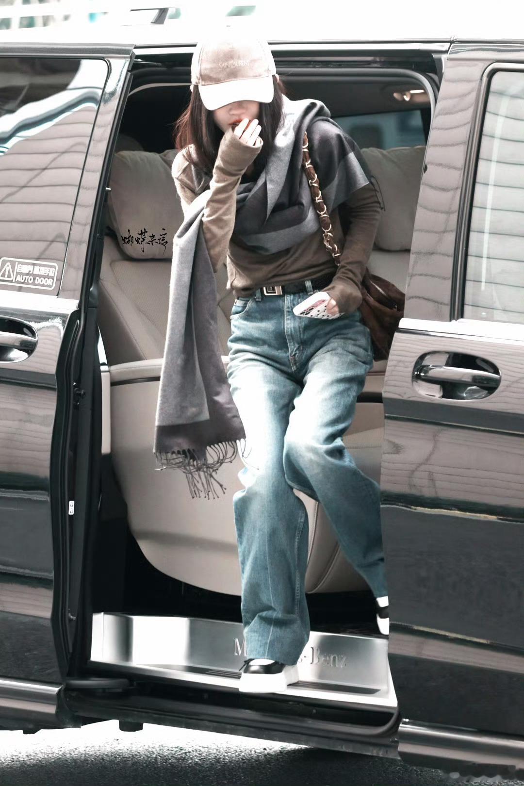 jjy鞠婧祎跨年小卡 jjy鞠婧祎来战 我们站在世界的同一边。𝒲𝑒 𝒶𝓇