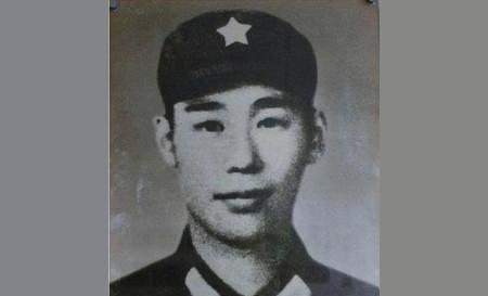 1979年2月的时候，姜利民偷偷摸摸的来到了越军阵地。本来没人发现他，但不料他却