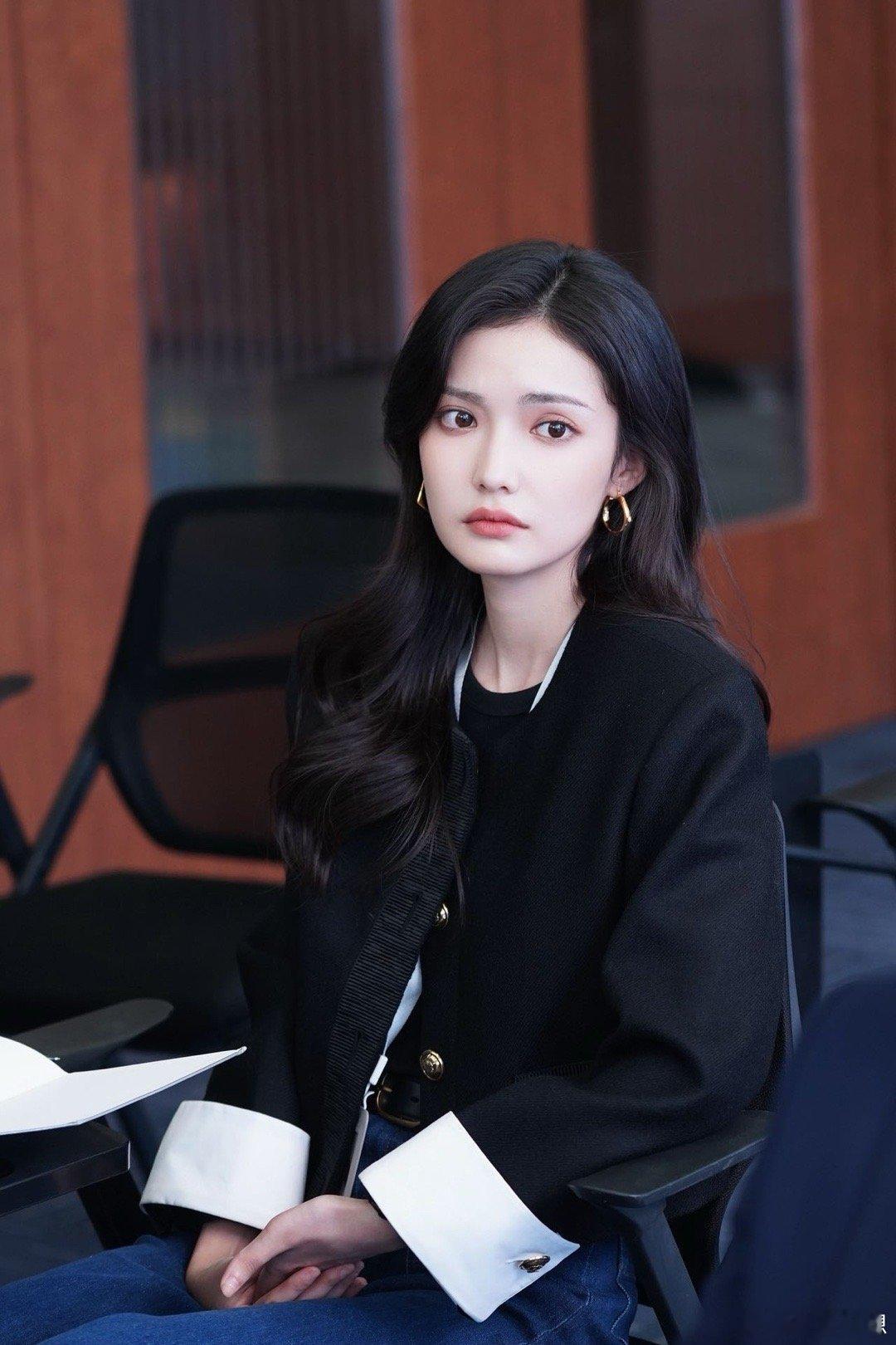 加奈那斩女是种天赋 加奈那用细节铸就颜菲！被摸唇角时强装镇定的害羞，维护朋友时不