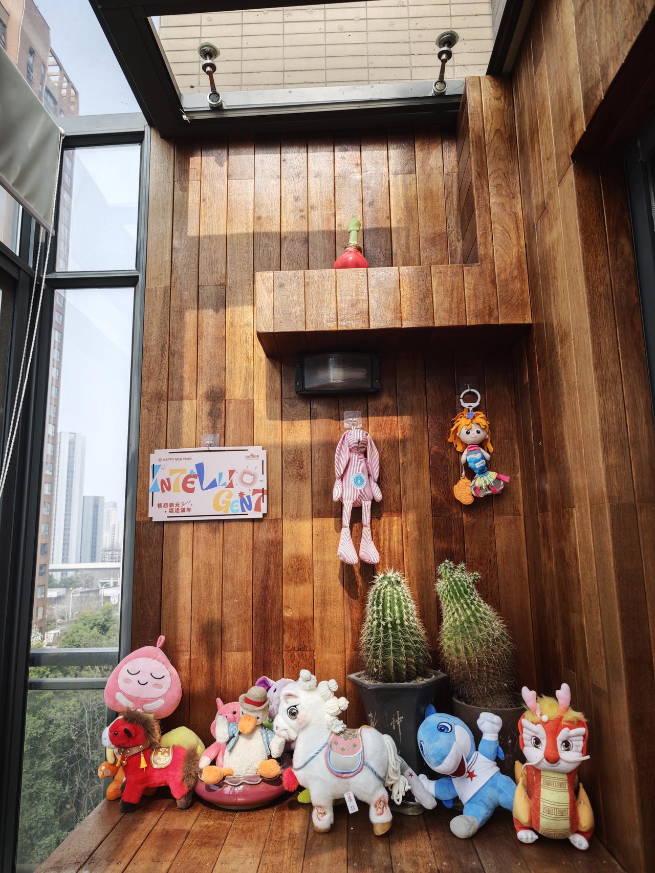 今天，我的工作状态很不专注，一条视频稿子，拖拖拉拉11点半才写好，录完就12点多