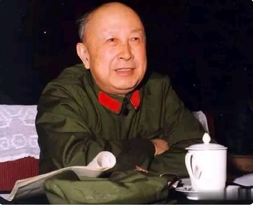 现在中国的国际地位提高了，也成了世界第二大经济体了，有些人就开始浮夸了，骄傲自满