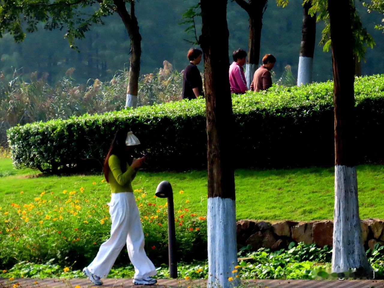 漫步公园，静享美好时光🌳🌸
宁波东部生态走廊
