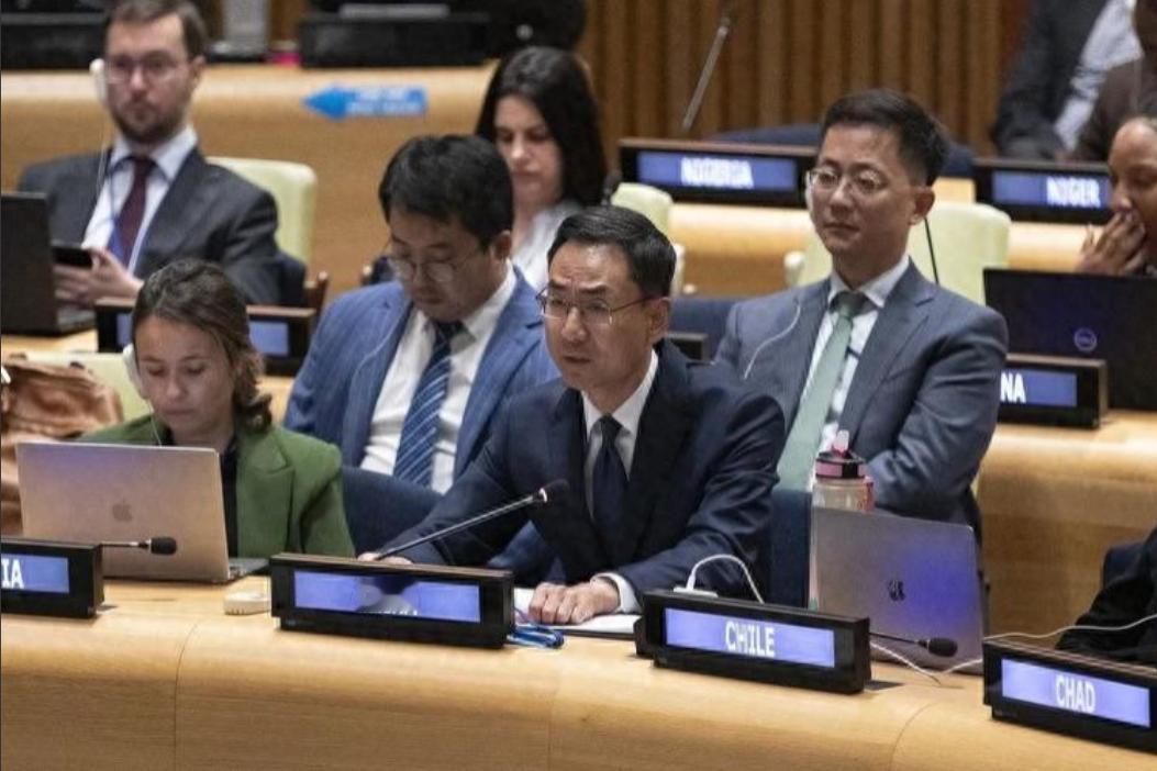 拿着中国缴的巨额会费，享受着中国的大国担当，转头就在正式会议上，把中国的法定官方